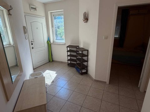 Тристаен апартамент във Форум