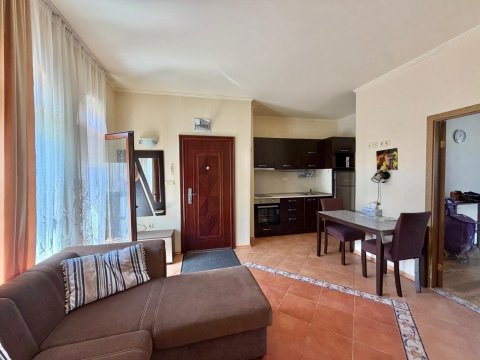 One-room apartment in Elenite!