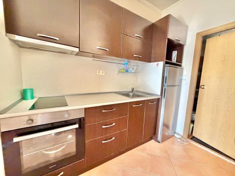 One-room apartment in Elenite!