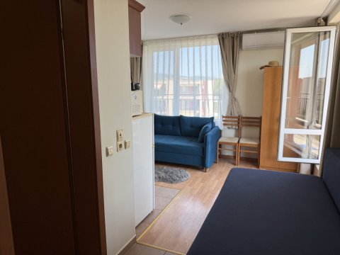 Spacious one-bedroom apartment with mountain views in the Holiday Fort Club complex, Sunny Beach