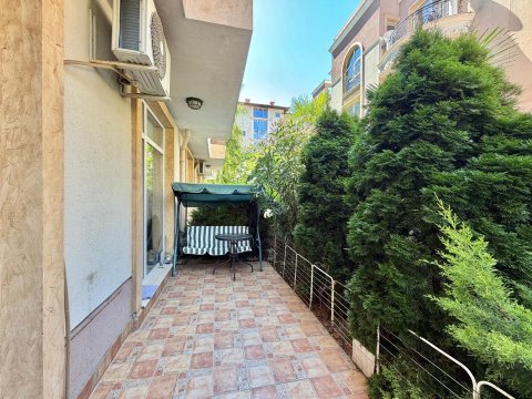 One-room apartment in the center of Ravda