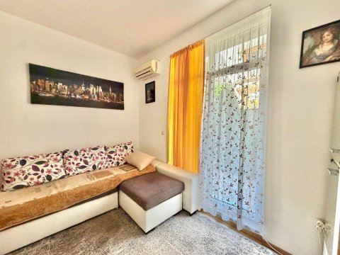 One-room apartment in the center of Ravda