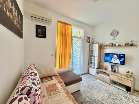One-room apartment in the center of Ravda