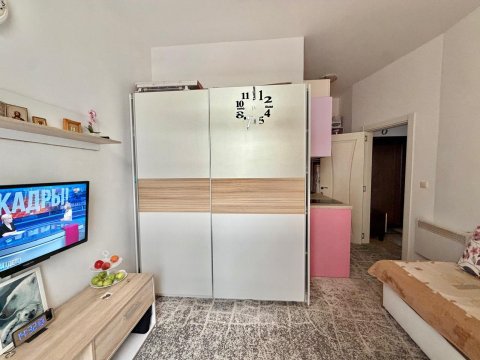 One-room apartment in the center of Ravda