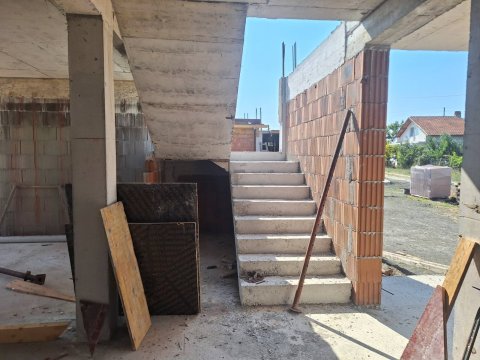 Detached two-story house in the village of Orizare, just 10 minutes from the sea.