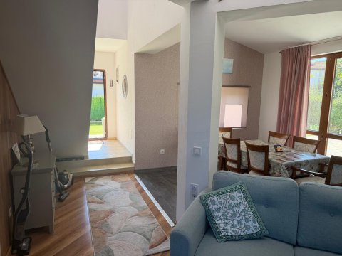 House with private pool and private garden in Floral Meadows – part of the Vineyards Resort, Kableshkovo