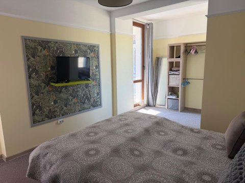 House with private pool and private garden in Floral Meadows – part of the Vineyards Resort, Kableshkovo