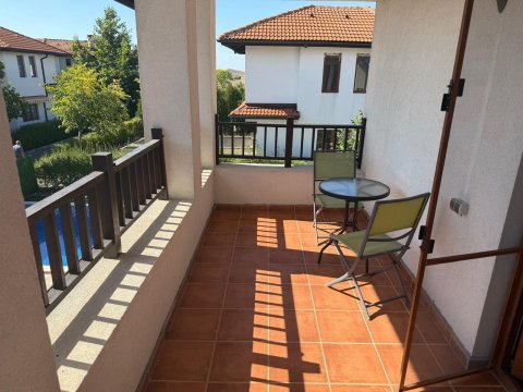 House with private pool and private garden in Floral Meadows – part of the Vineyards Resort, Kableshkovo