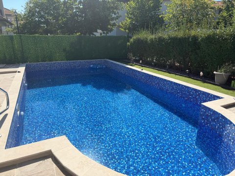House with private pool and private garden in Floral Meadows – part of the Vineyards Resort, Kableshkovo