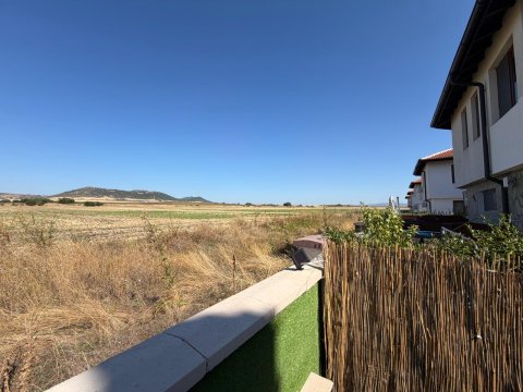 House with private pool and private garden in Floral Meadows – part of the Vineyards Resort, Kableshkovo