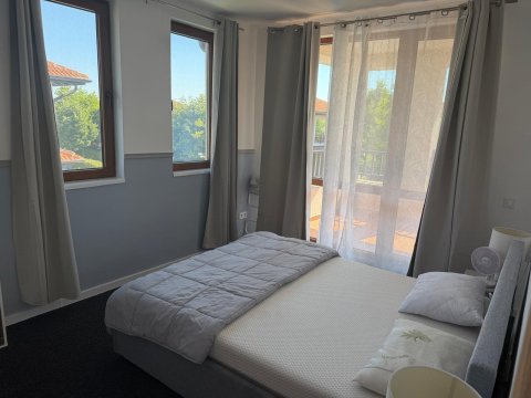 House with private pool and private garden in Floral Meadows – part of the Vineyards Resort, Kableshkovo