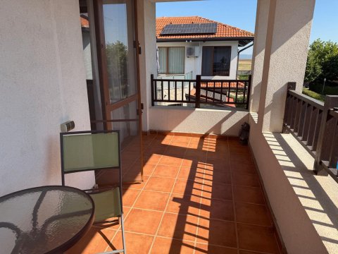 House with private pool and private garden in Floral Meadows – part of the Vineyards Resort, Kableshkovo