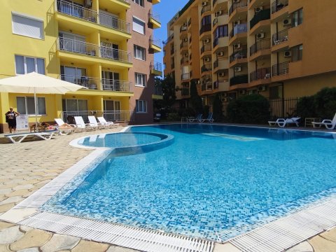 NO MAINTENANCE FEE WITH POOL: 1-ROOM apartment in Sunny Beach