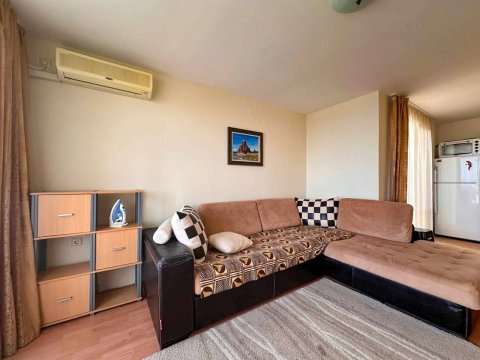 One-bedroom apartment in Crown Fort