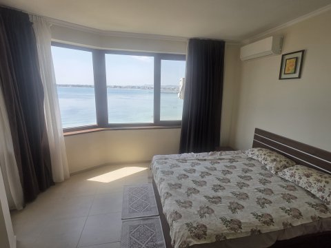 One-room apartment in Nessebar with sea view in the first row!
