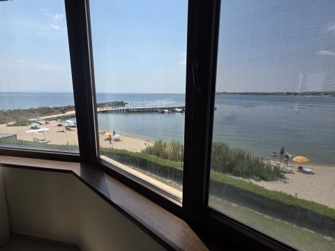 One-room apartment in Nessebar with sea view in the first row!