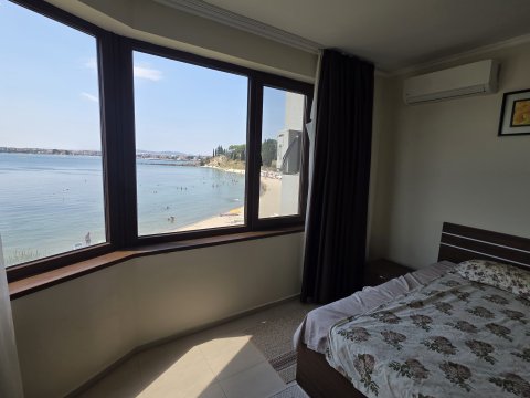 One-room apartment in Nessebar with sea view in the first row!