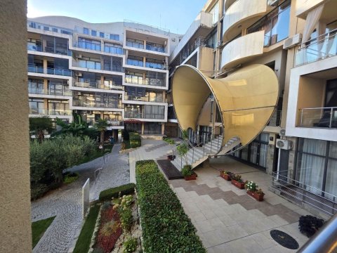 One-room apartment with sea view in Dolce Vita 2 – Sveti Vlas, 100 meters from the beach