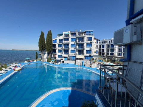 One-bedroom apartment in the Blue Bay Palace