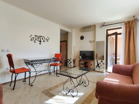 Sunny one-bedroom apartment in Sunny Beach