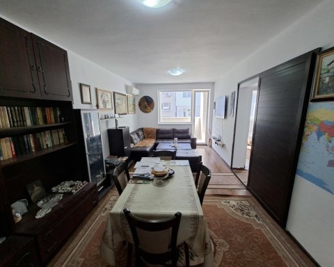 I am selling a spacious two-room apartment with a south-facing orientation and located on Act 16 in the center of Jambol.
