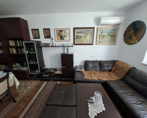 I am selling a spacious two-room apartment with a south-facing orientation and located on Act 16 in the center of Jambol.