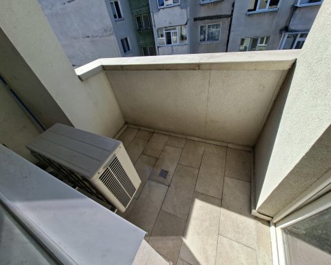 I am selling a spacious two-room apartment with a south-facing orientation and located on Act 16 in the center of Jambol.