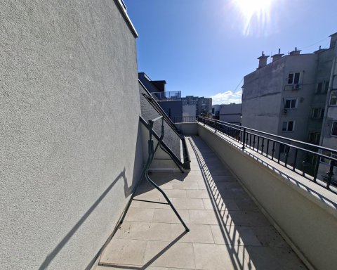 For sale is a 3-room duplex apartment in a new building constructed in accordance with Act 16 in the old bus station district in Jambol.
