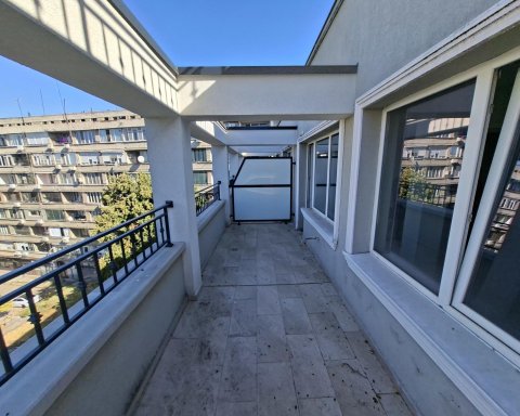 For sale is a 3-room duplex apartment in a new building constructed in accordance with Act 16 in the old bus station district in Jambol.