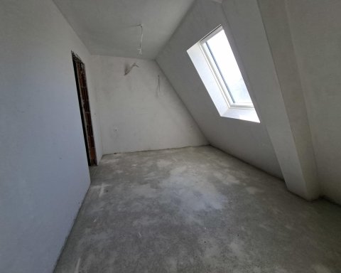 For sale is a 3-room duplex apartment in a new building constructed in accordance with Act 16 in the old bus station district in Jambol.