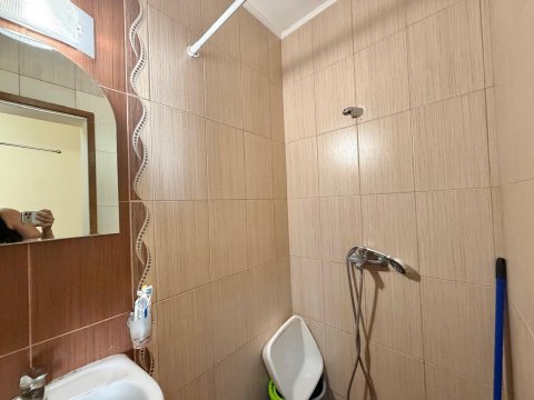 One-room apartment with low utility costs!