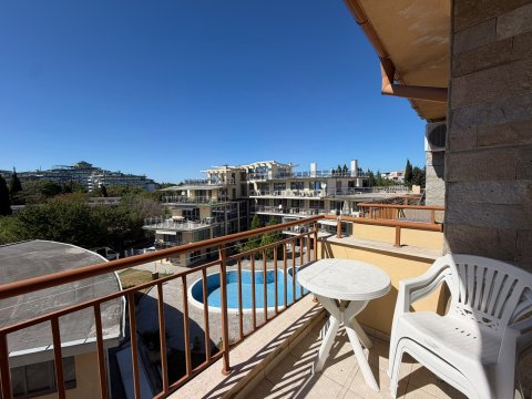 One-room apartment in Ravda, right on the beachfront!