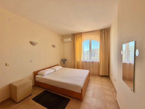 One-room apartment in Ravda, right on the beachfront!