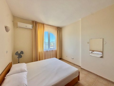 One-room apartment in Ravda, right on the beachfront!