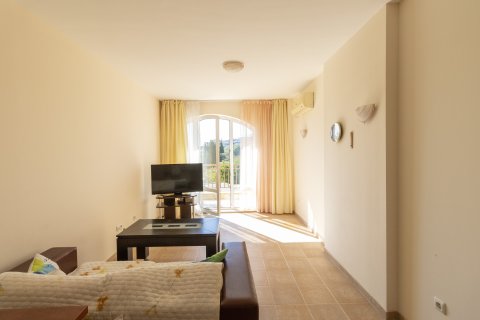 One-room apartment in Ravda, right on the beachfront!