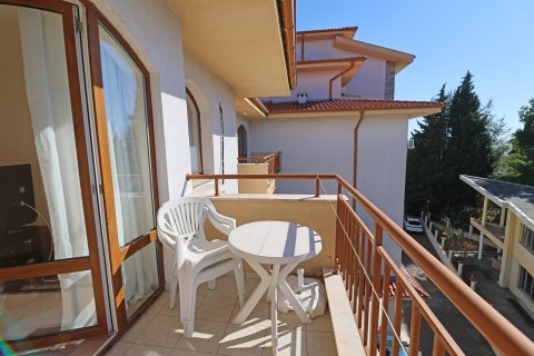 One-room apartment in Ravda, right on the beachfront!