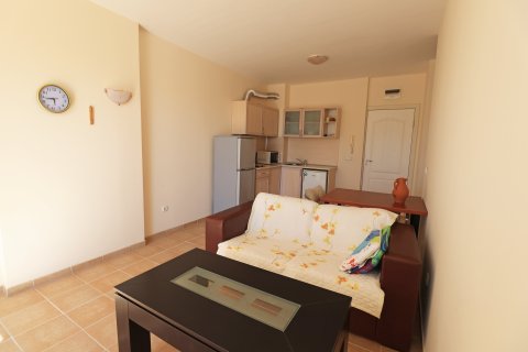 One-room apartment in Ravda, right on the beachfront!