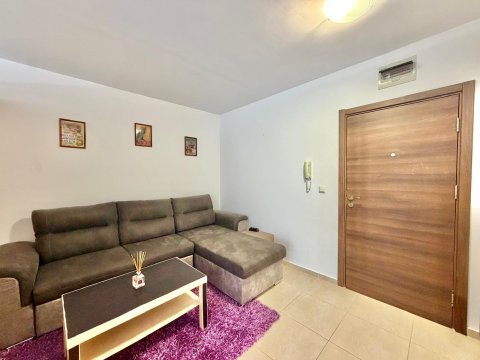 Beautiful studio apartment 25 meters from the sea – with the possibility of dividing it into a two-room apartment!