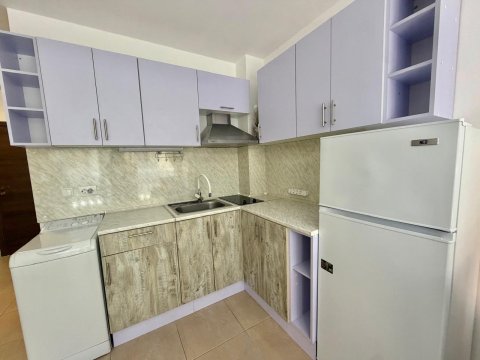 Beautiful studio apartment 25 meters from the sea – with the possibility of dividing it into a two-room apartment!