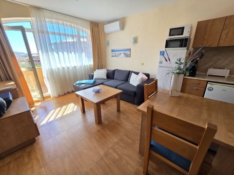 Exclusive! Furnished one-room apartment with sea view in Sveti Vlas! Only 3 minutes from the sea!