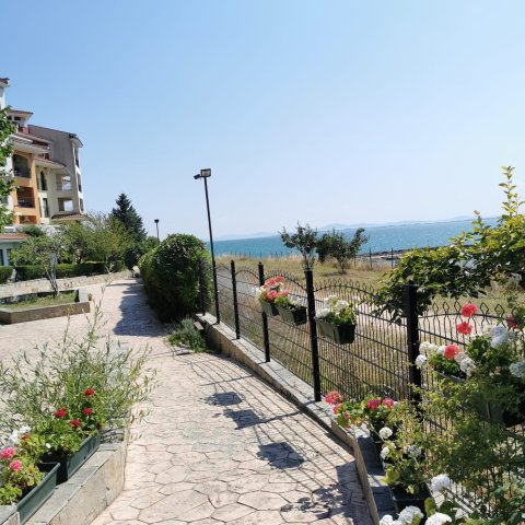 Studio with sea view in the first row of the Marina Cape complex, Aheloy
