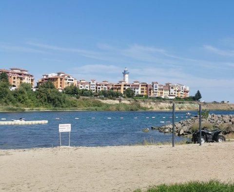 Studio with sea view in the first row of the Marina Cape complex, Aheloy