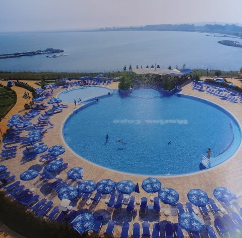 Studio with sea view in the first row of the Marina Cape complex, Aheloy