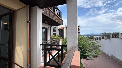 One-room apartment in Chernomorets, first row!