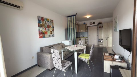 One-room apartment in Chernomorets, first row!