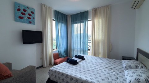 One-room apartment in Chernomorets, first row!