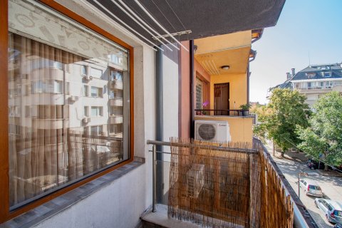 Spacious one-room apartment with garage for sale in the Lagera district