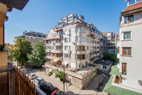 Spacious one-room apartment with garage for sale in the Lagera district