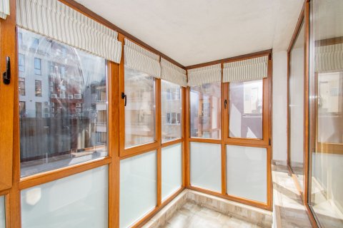 Spacious one-room apartment with garage for sale in the Lagera district