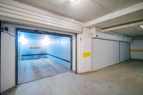 Spacious one-room apartment with garage for sale in the Lagera district